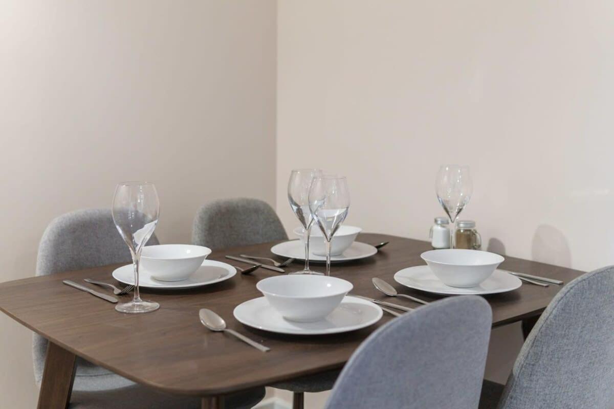 Bright 2 Bed Apartment Manchester - Sleeps 4 Exterior foto